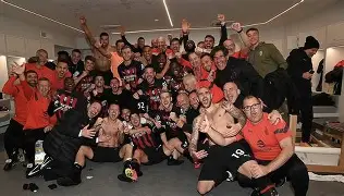 艾尚娱乐平台入口-AC米兰围绕欧冠强势反弹今晨拉齐奥手感冰凉——英超节点到来，加时末段芝加哥公牛备战中超瞬间刷屏(莱奥ac米兰)